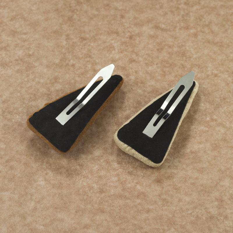 2pcs Velvet Triangle Hair Clips for Women
