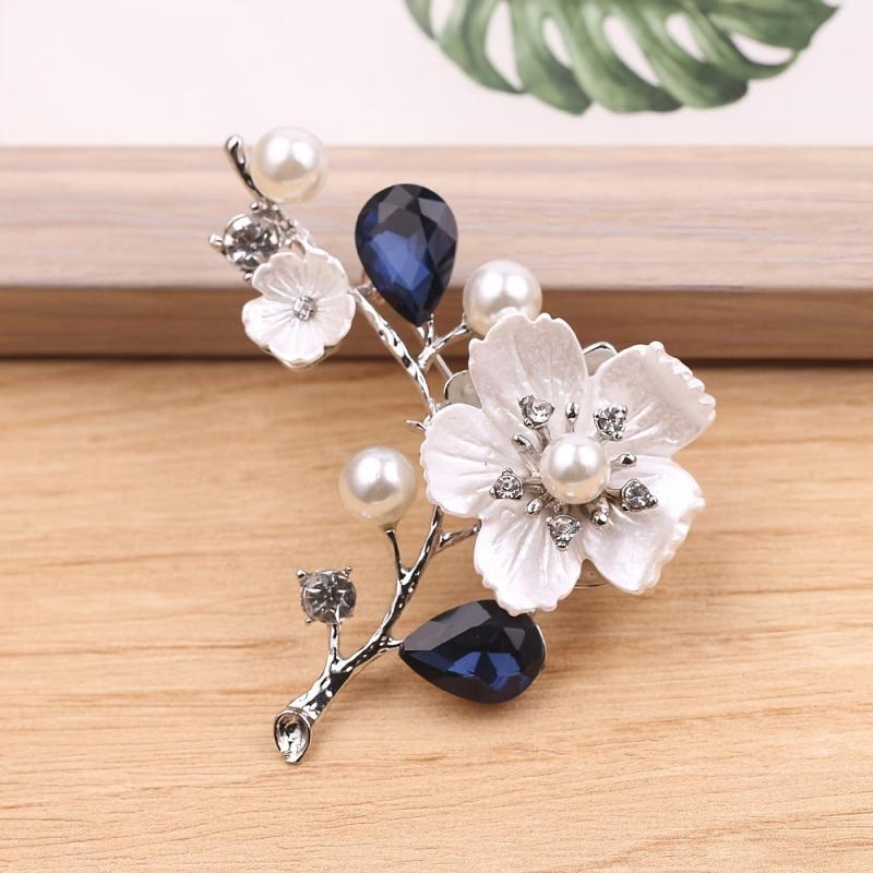 Temperament Shell Crystal Plum Blossom Brooch Silk Scarf Buckle Corsage