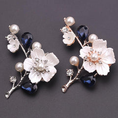 Temperament Shell Crystal Plum Blossom Brooch Silk Scarf Buckle Corsage