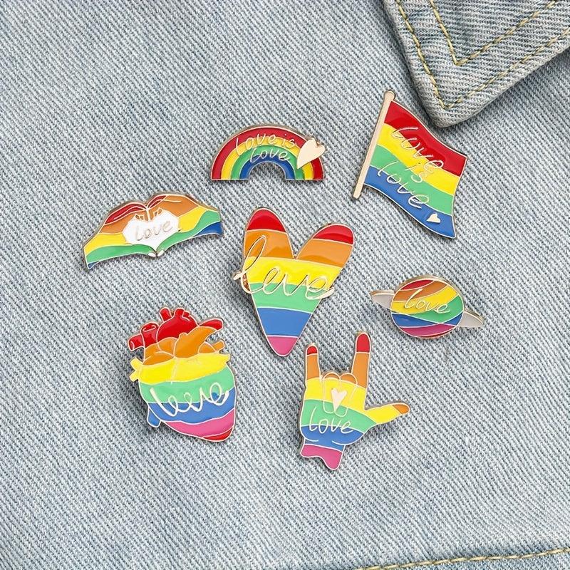 10pcs Random Cartoon Animal Brooch Pin Bag Accessories for Men