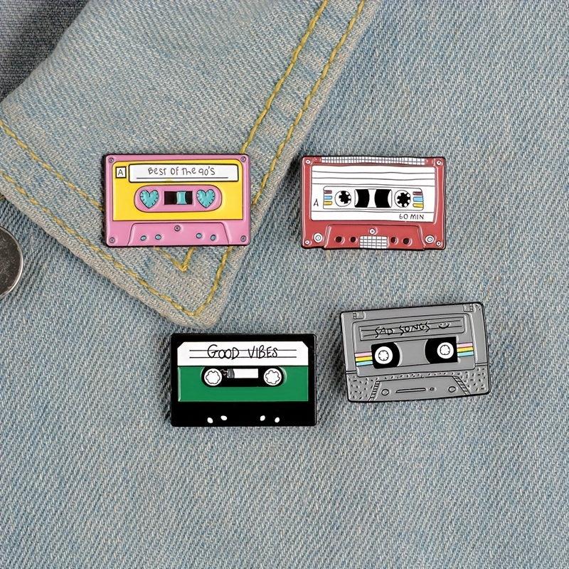 10pcs Random Cartoon Animal Brooch Pin Bag Accessories for Men