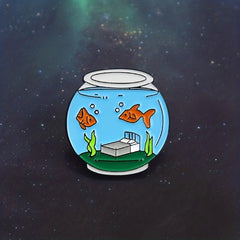 Cartoon Fish Tank Brooch with Seaweed Design