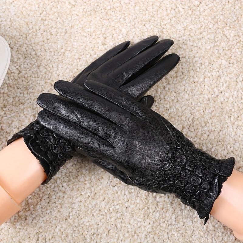 Embroidered Elastic Cuff Sheepskin Gloves
