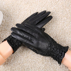 Embroidered Elastic Cuff Sheepskin Gloves