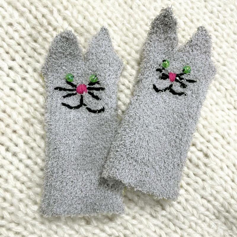 Hand Embroidered Cat Gloves Winter Ladies Half Finger Gloves
