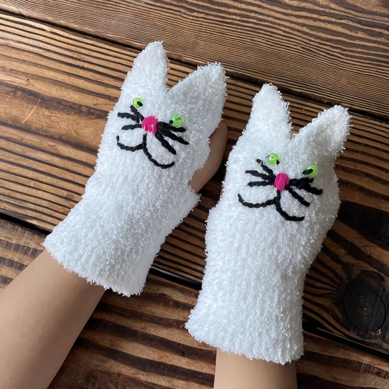 Hand Embroidered Cat Gloves Winter Ladies Half Finger Gloves
