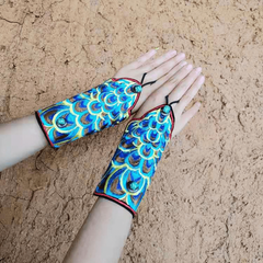 Vintage Embroidered Trim Gloves for Outdoor Use