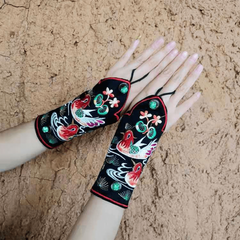 Vintage Embroidered Trim Gloves for Outdoor Use