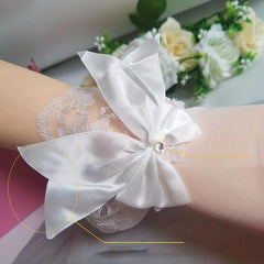 Short Bridal Lace Gloves with Bow Decoration