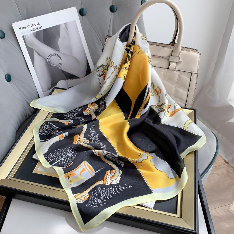 70cm Classic Chain Print Bandana Satin Square Scarf Hair Accessory