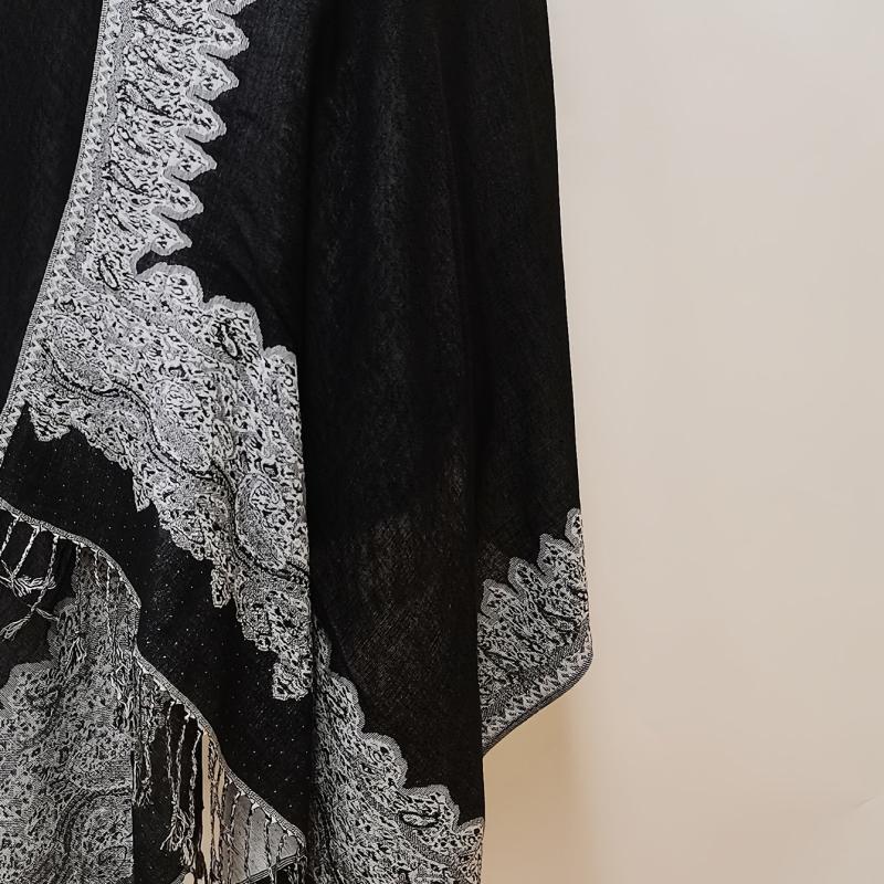 Large Tassel Scarf Jacquard Vintage Shawl Windproof Wrap