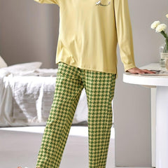 Graphic Print Pajama Set Long Sleeve Top & Pants