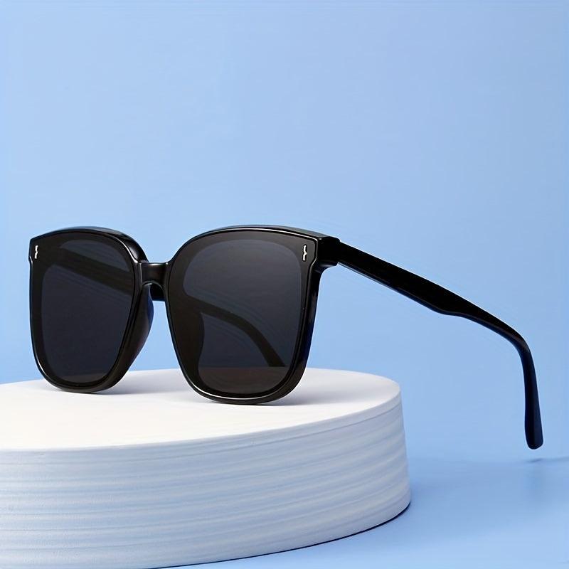 Men's Polarized Sunglasses UV Resistant Thin Frame PC Sunglasses