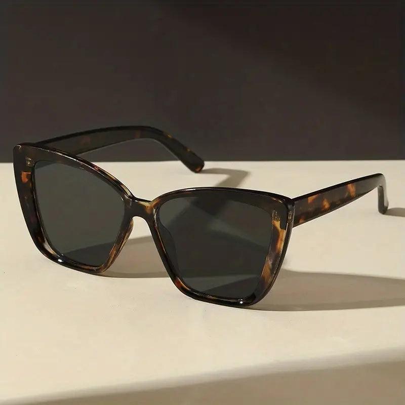 Cat Eye Sunglasses Women Retro Outdoor Shades Classic Vintage Sun Glasses