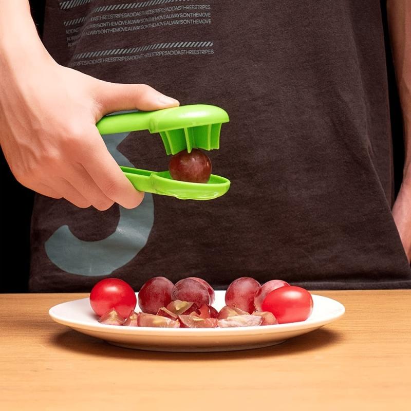 1pc Green Tomato Strawberry Cutter - No Blade