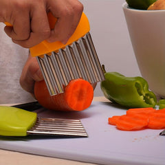 Stainless Steel Crinkle Cutter for Fruits and Veggies