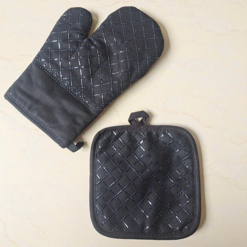 4pcs Colorful Printed Cotton Oven Mitts & Silicone Heat Insulation Mat