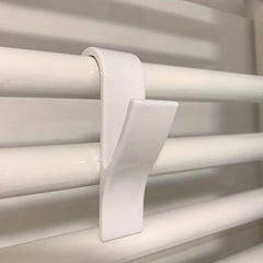 2pcs Kitchen Bathroom Hanger Clips Storage Racks Clear Hanger Towel Clothes Scar