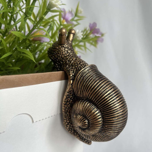 Snail Figure Plant Pot Hanger Decorative Ornament