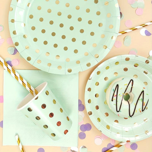 16pcs Green Polka Dots Dinnerware Set Paper Plates Napkins Cups