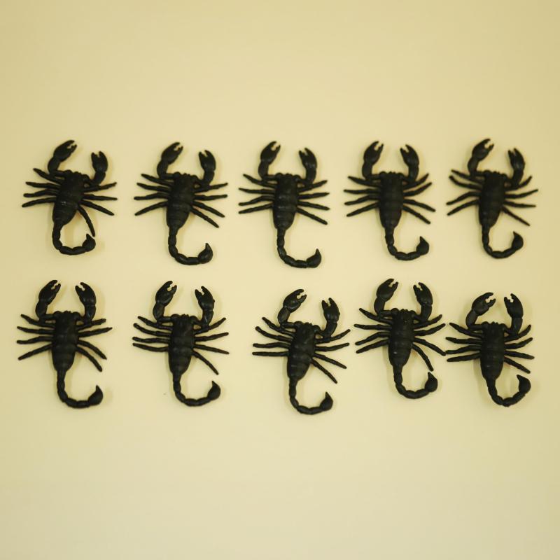 10pcs Halloween Plastic Scorpion Prank Props Home Room Theme Party Decor