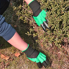 Protective Gardening Gloves Stab Proof Waterproof With Claws