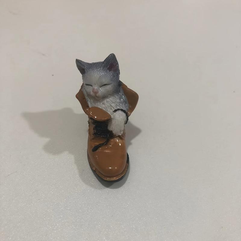 Resin Small Sleeping Kitten Figurine for Fairy Garden
