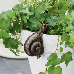 Handcrafted Snail Figure Plant Pot Hanger for Garden Decor