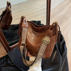 Vintage Solid Shoulder Bag Classic Crossbody Bag Retro Pattern Wide Strap