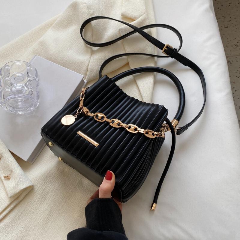 Ruched Chain Clutch Niche Crossbody Bag Mini Bucket Purse