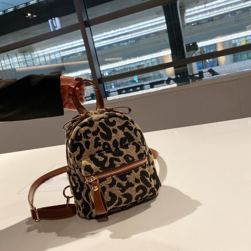 Leopard Pattern Backpack Lightweight Small Storage Rucksack for Outdoor Daypack