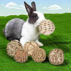 Small Animal Straw Toy Rolling Chew for Rabbits Guinea Pigs