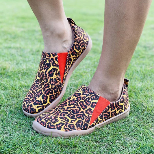 Leopard Pattern Canvas Slip On Round Toe Shoes