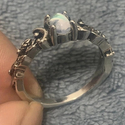 Crescent Moon Ring Bohemian Vintage Moon Tooth Finger Ring Female