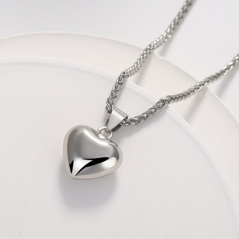 Gorgeous Love Heart Pendant Necklace for Special Occasion