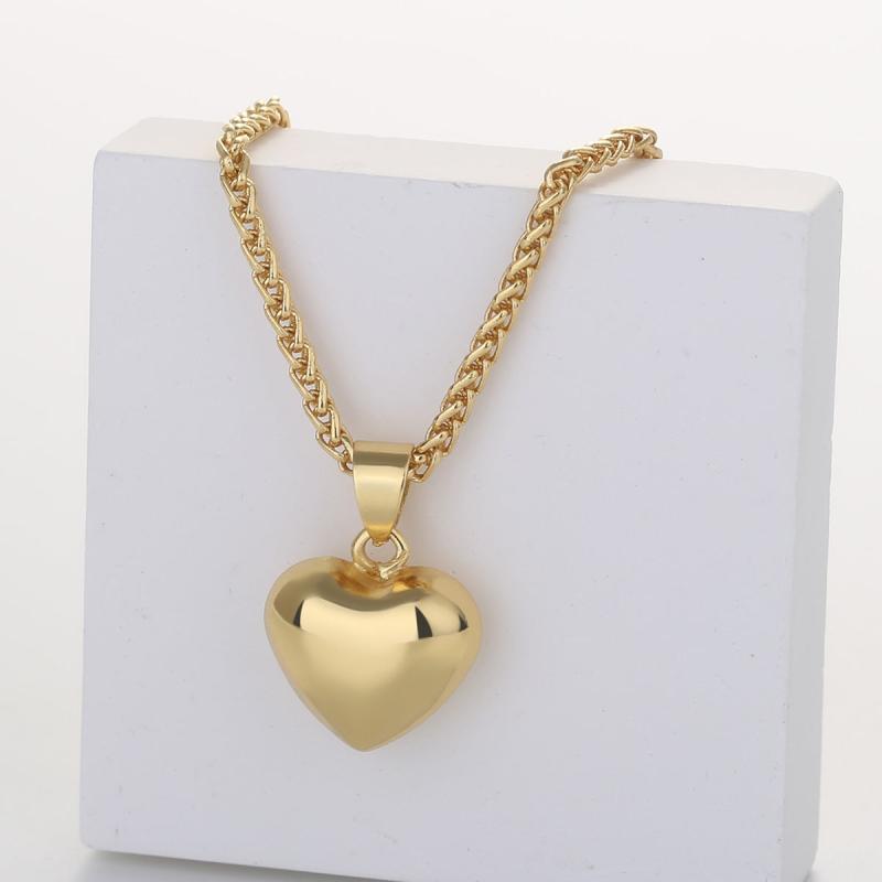 Gorgeous Love Heart Pendant Necklace for Special Occasion