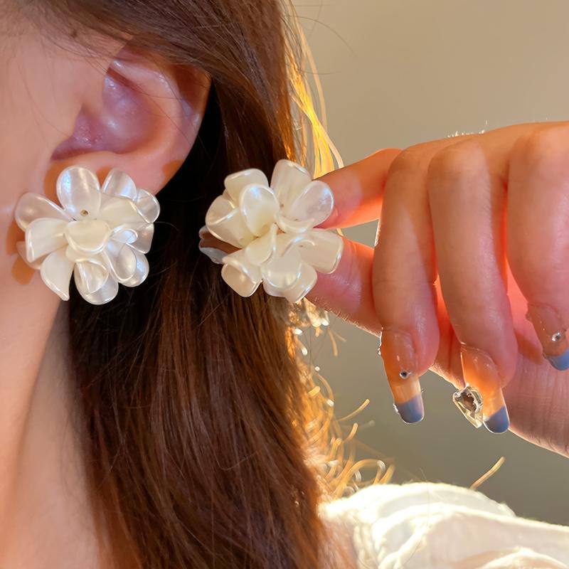 Elegant Petal Earrings for a Stylish Look