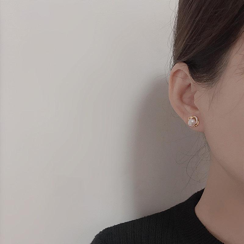 Retro Pearl Earrings for Women