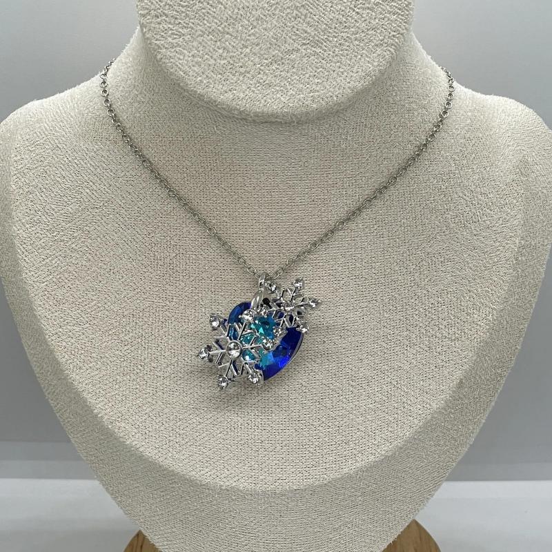 Heart-Shaped Sapphire Crystal Snowflake Pendant Necklace