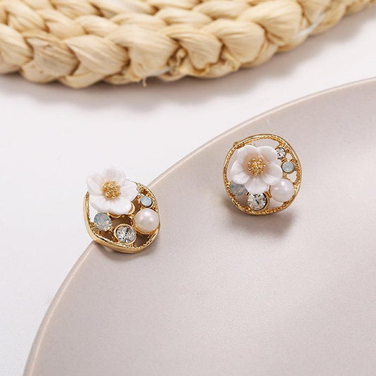 Geometric Round Stud Earrings with Artificial Diamond & Faux Pearl