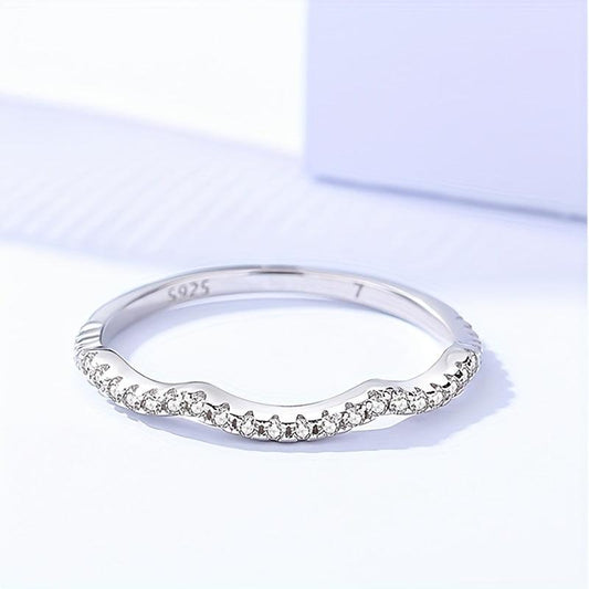 S925 Silver Moissanite Ring: Modern Woman's Accessory