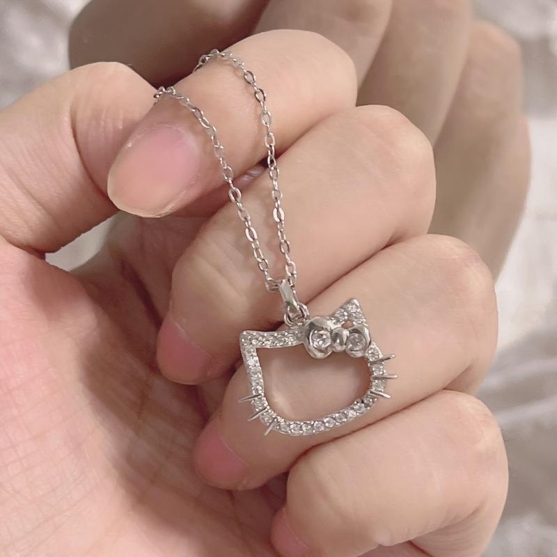 Hellokitty Silvery Necklace Girl Pendant With Artificial Diamonds