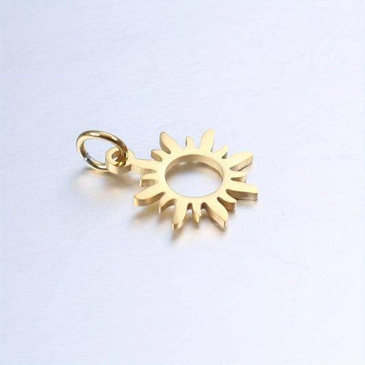 Sun Jewelry Stainless Steel Pendant Plated Titanium Small Flower Pendant