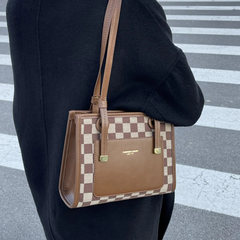 Classic Checkerboard Large Capacity Tote Bag Retro Ladies Underarm Bag