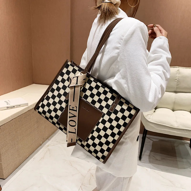 Classic Checkerboard Large Capacity Tote Bag Retro Ladies Underarm Bag