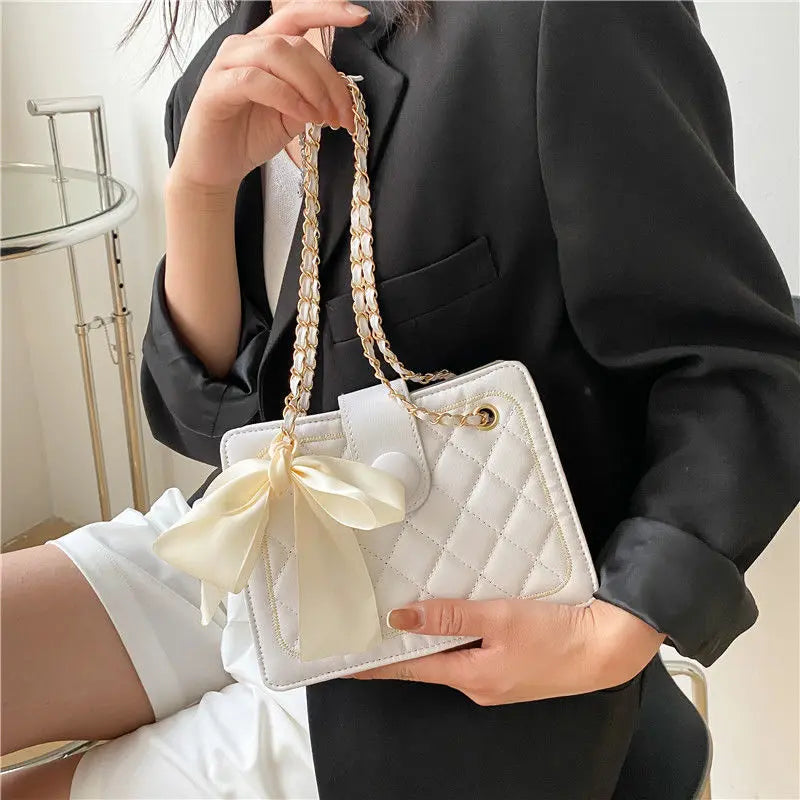 Women's Rhombic Chain Crossbody Bag Solid PU Leather Underarm Bag