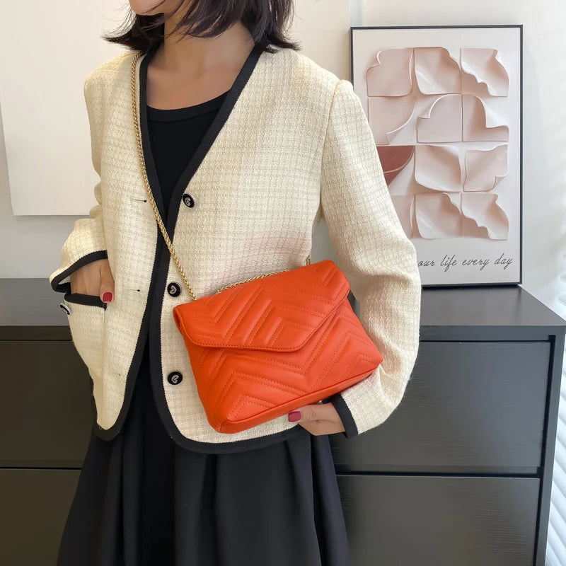 Women's Texture Chains Crossbody Shoulder Bag