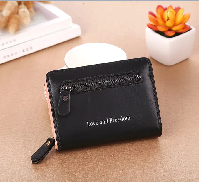 DOLOV Retro Short Wallet with Buckle for Women