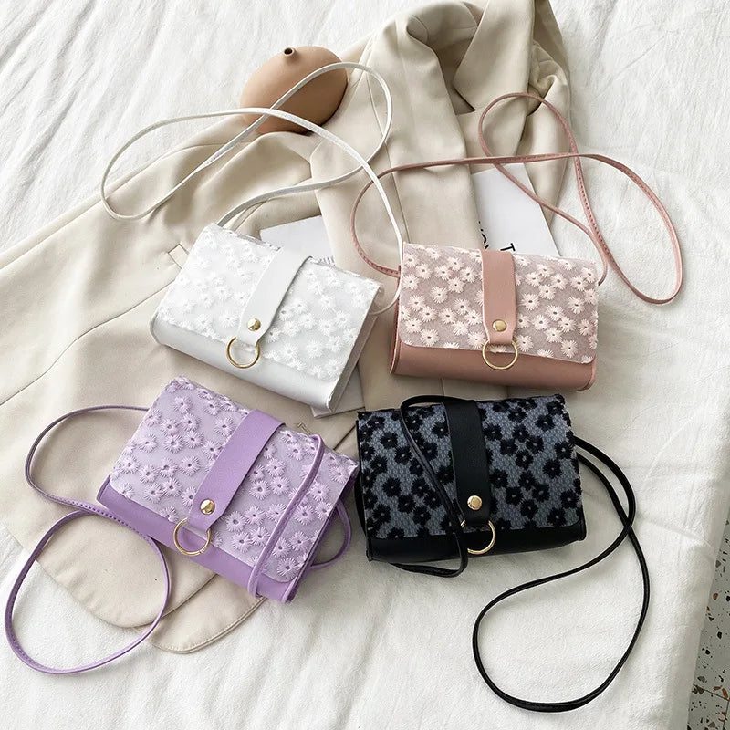 Daisy Flower Pattern Mini PU Leather Crossbody Chain Handbag