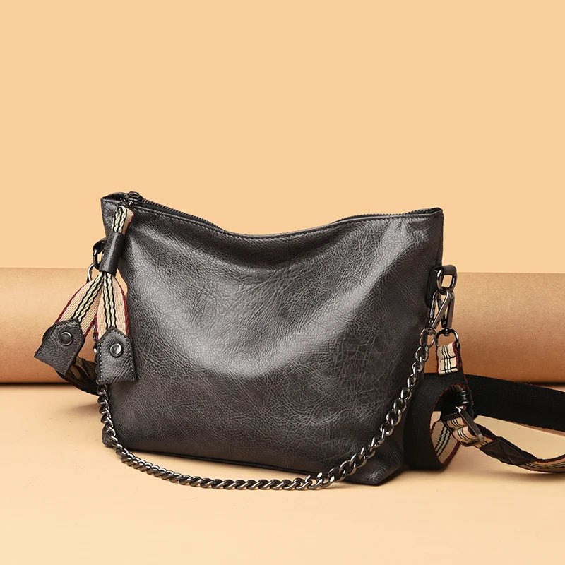 Shoulder Bag for Women Chain High Capacity Handbag Travel Hand Bag